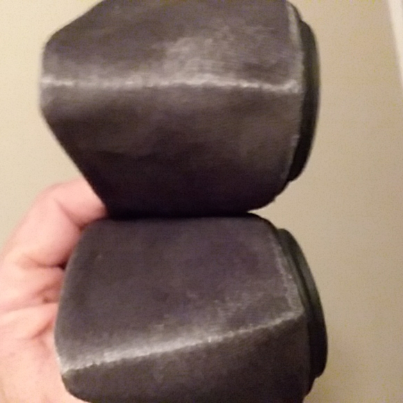 NEW Beautiful Gray Velvet Flats NWT. Size 8 Excellent Condition - Picture 3 of 4